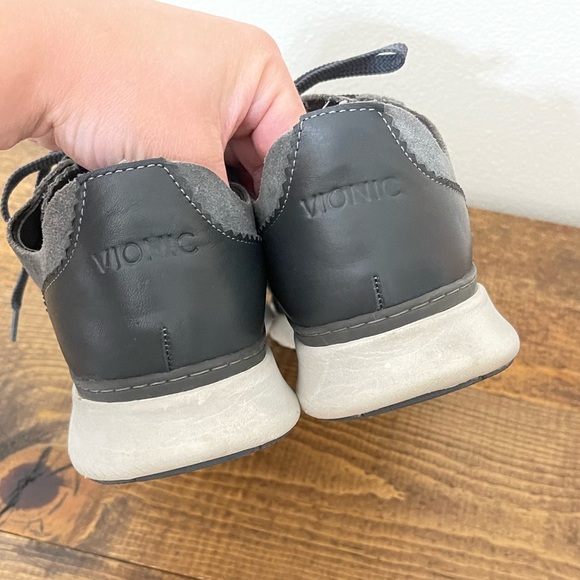 Vionic Taylor 7.5 WIDE gray suede lace up tennis shoes sneakers - Picture 10 of 11